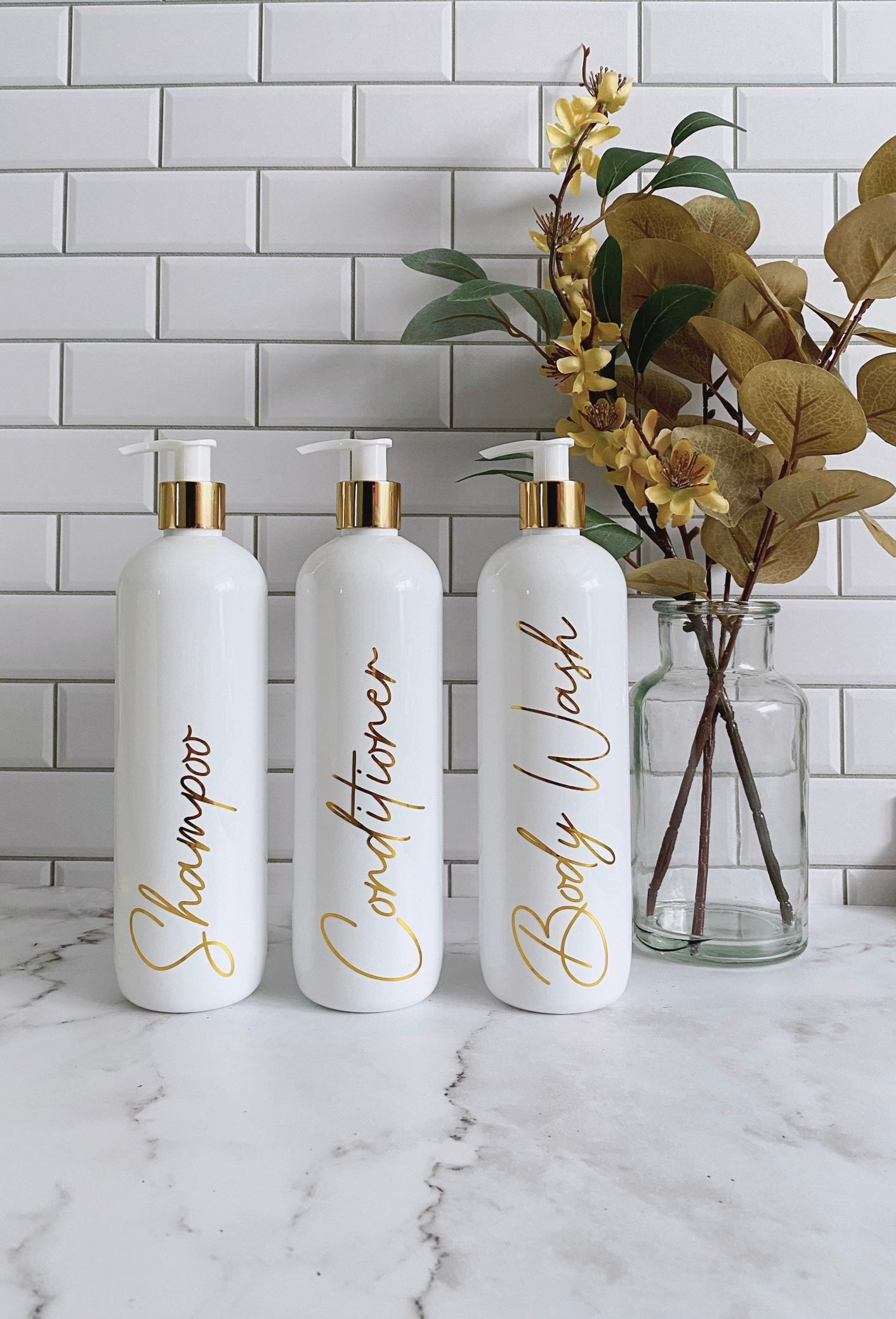 Gold Shampoo, Conditioner and Body Wash Set of 3 Font 1